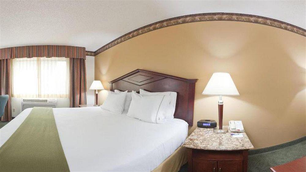 Holiday Inn Express Hotel & Suites Minneapolis-Golden Valley By Ihg Saint Louis Park Bagian luar foto