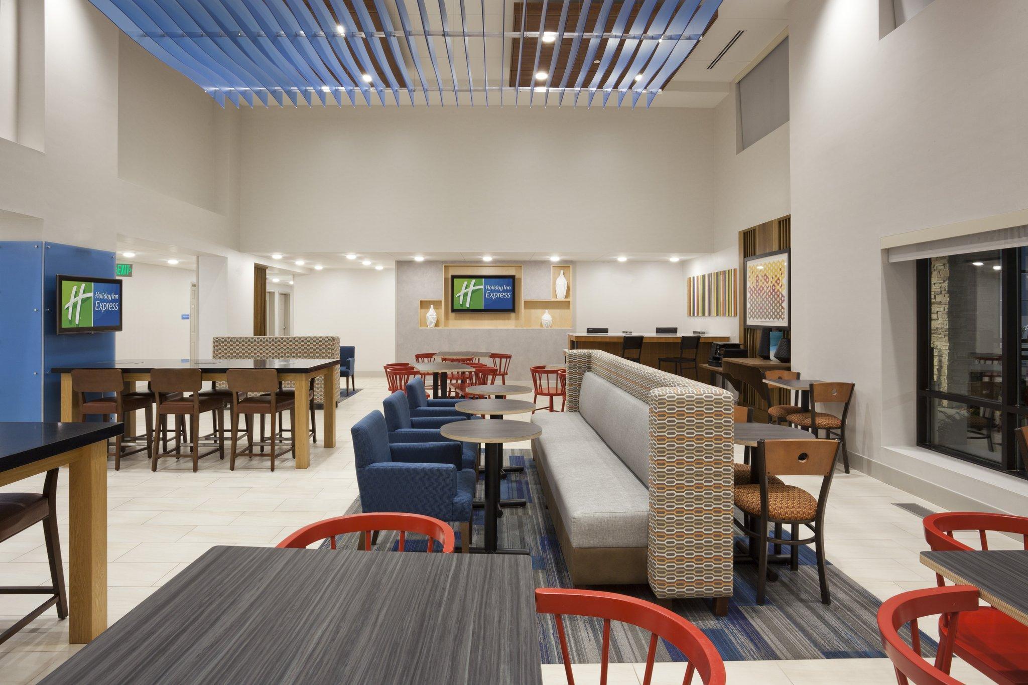 Holiday Inn Express Hotel & Suites Minneapolis-Golden Valley By Ihg Saint Louis Park Bagian luar foto