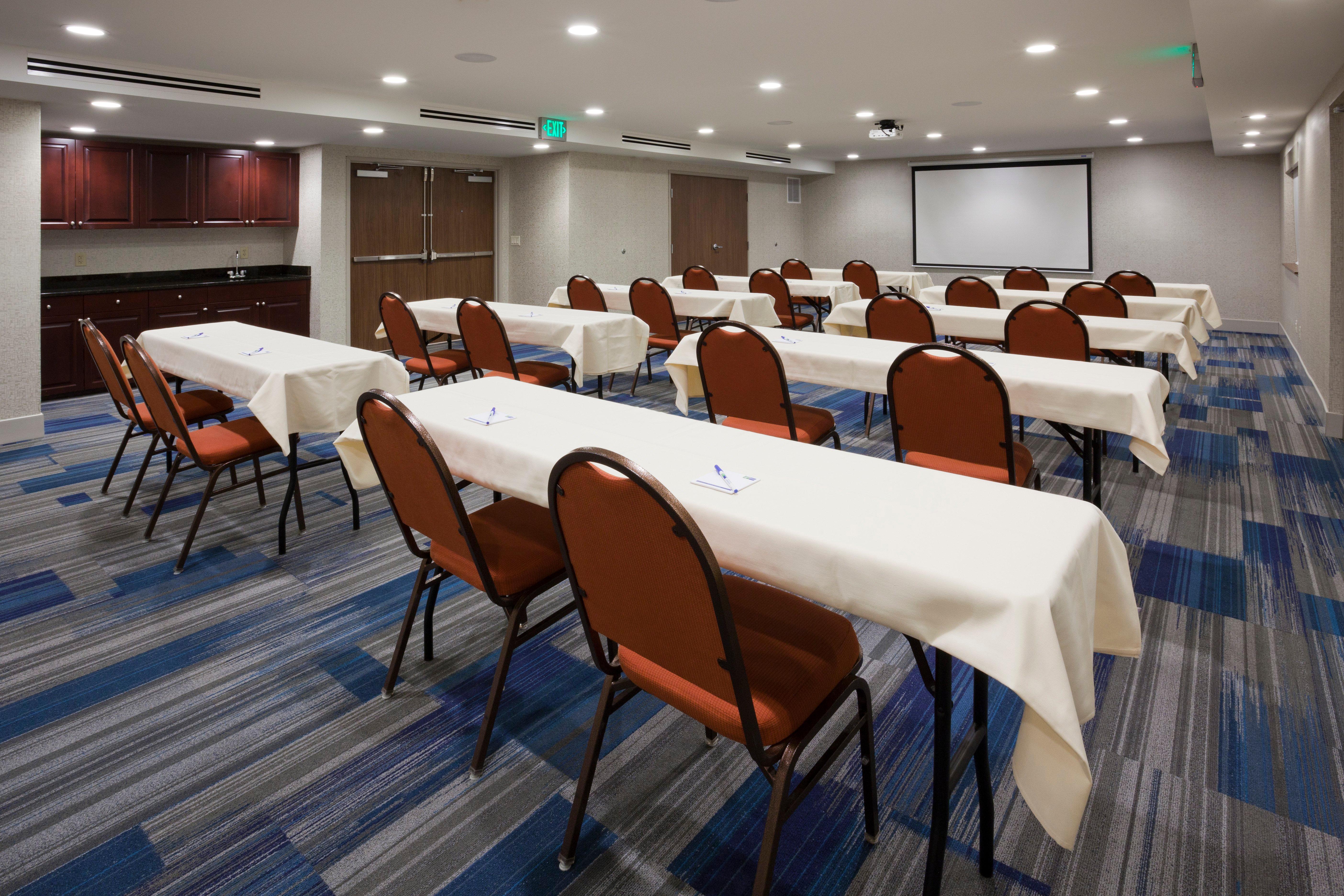 Holiday Inn Express Hotel & Suites Minneapolis-Golden Valley By Ihg Saint Louis Park Bagian luar foto