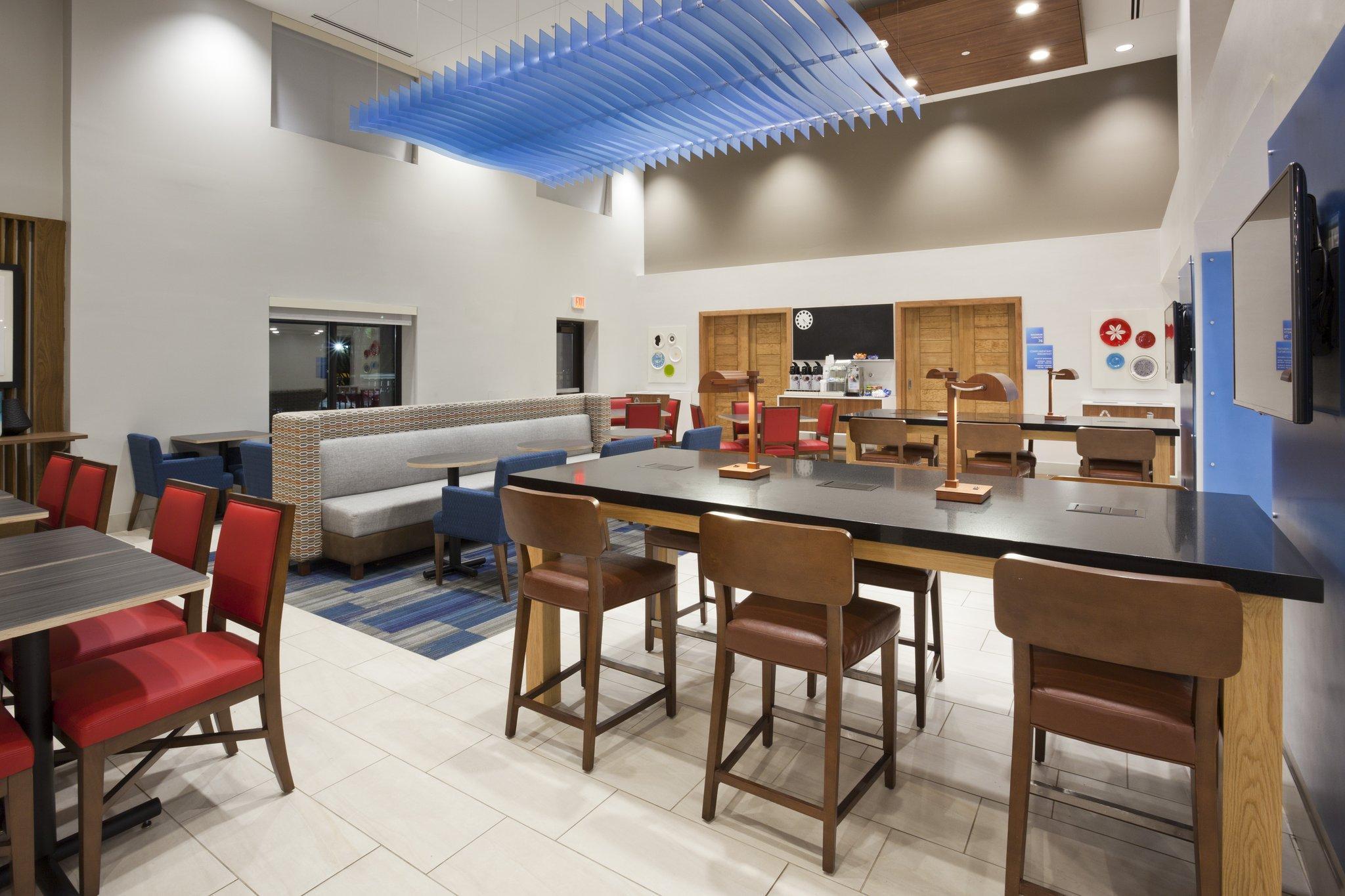 Holiday Inn Express Hotel & Suites Minneapolis-Golden Valley By Ihg Saint Louis Park Bagian luar foto