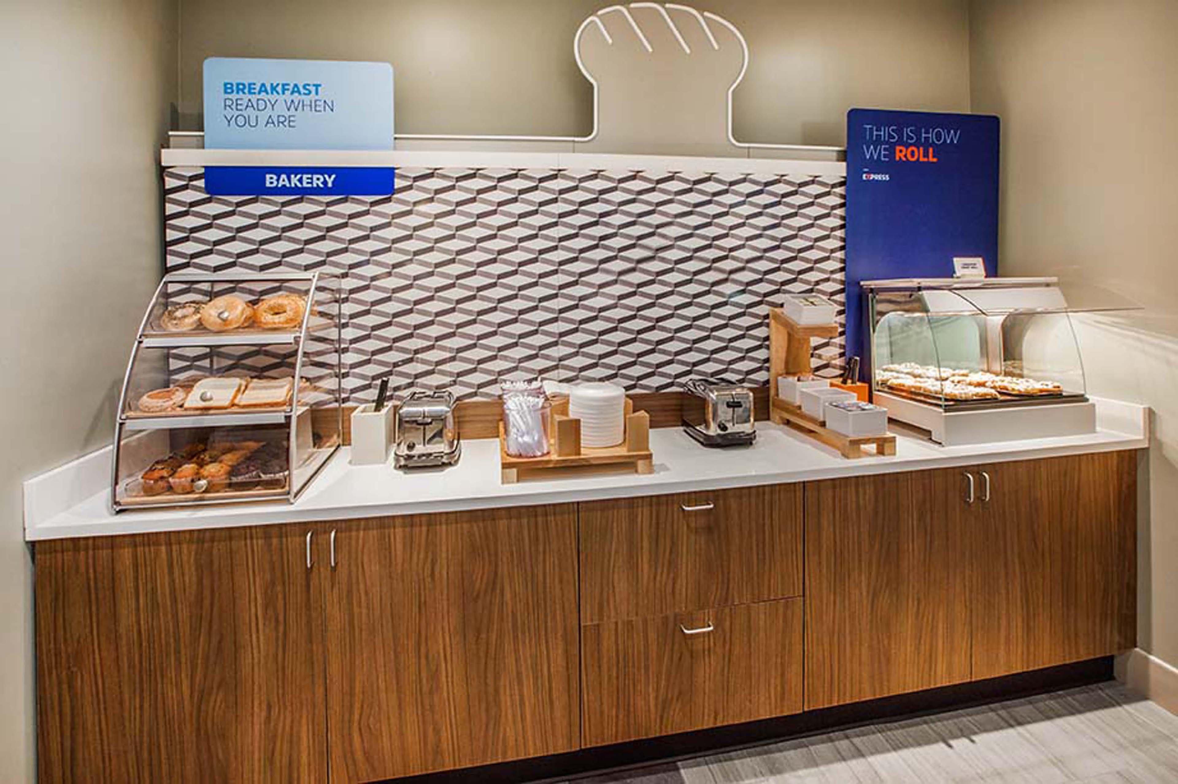 Holiday Inn Express Hotel & Suites Minneapolis-Golden Valley By Ihg Saint Louis Park Bagian luar foto
