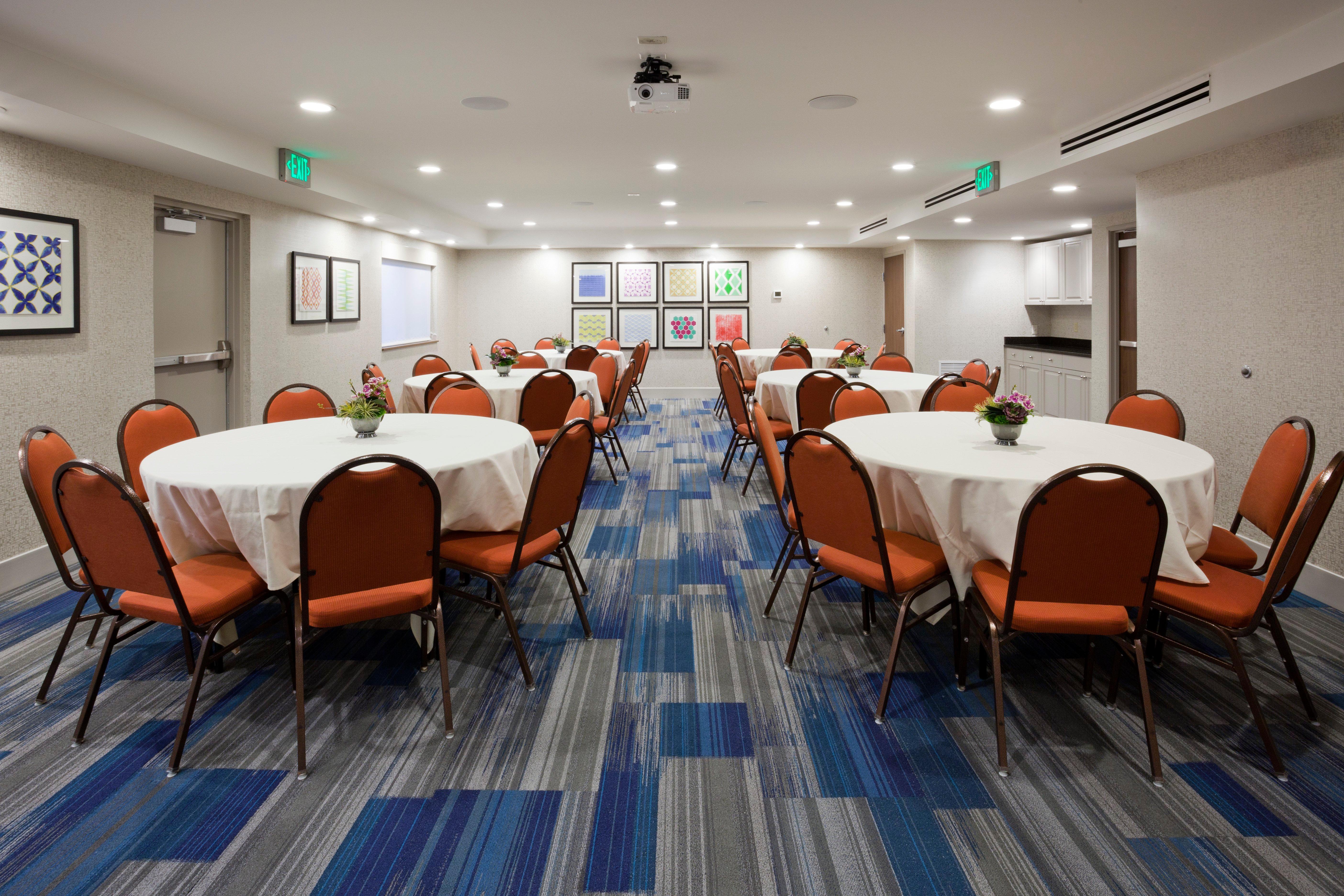 Holiday Inn Express Hotel & Suites Minneapolis-Golden Valley By Ihg Saint Louis Park Bagian luar foto