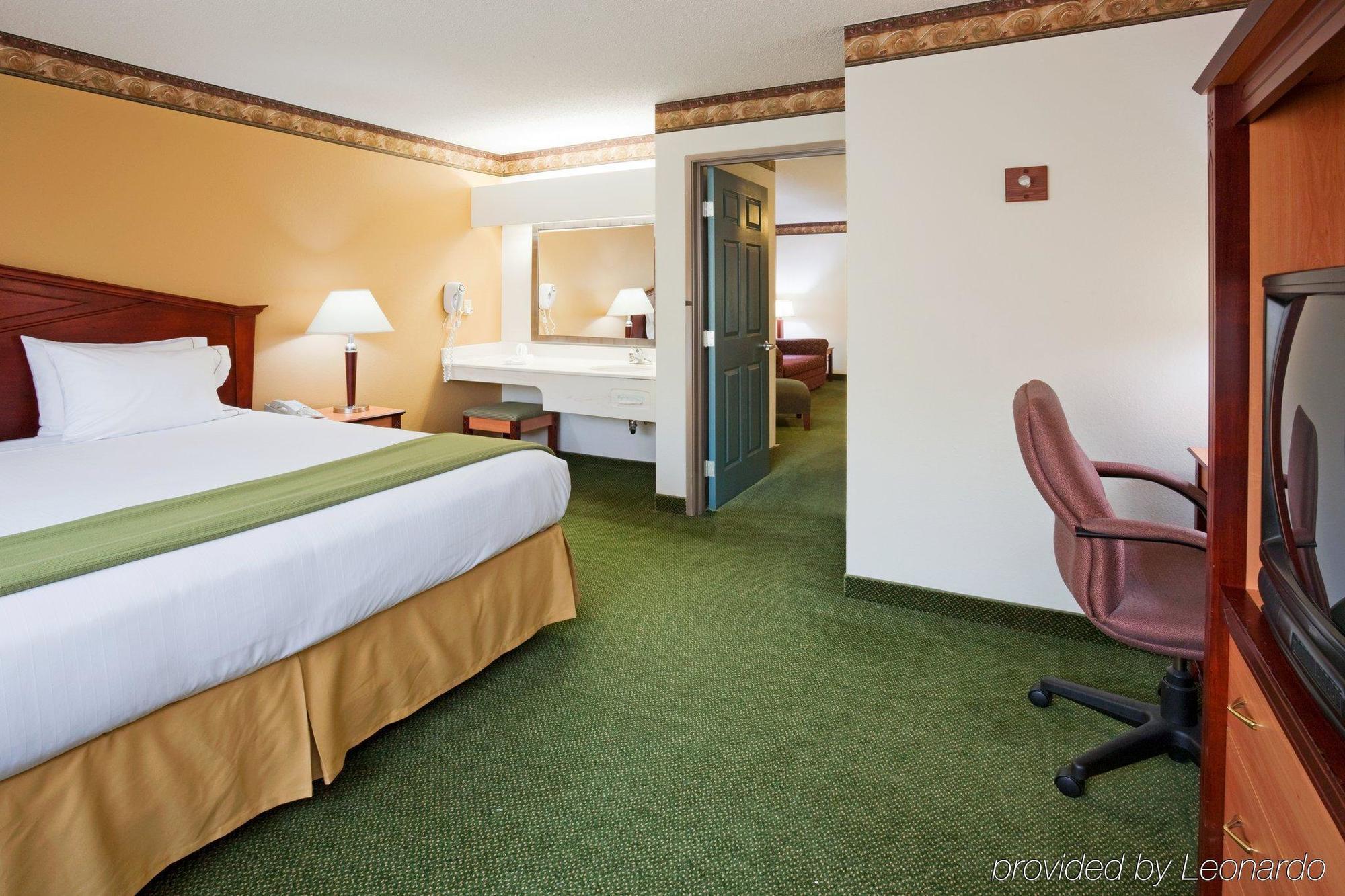 Holiday Inn Express Hotel & Suites Minneapolis-Golden Valley By Ihg Saint Louis Park Ruang foto