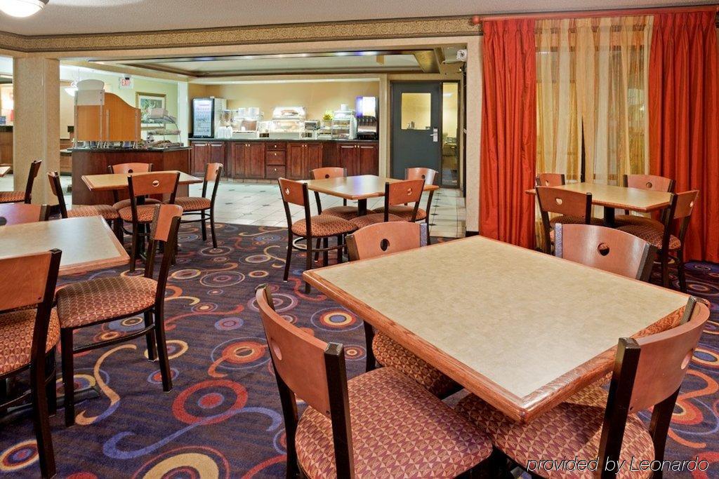Holiday Inn Express Hotel & Suites Minneapolis-Golden Valley By Ihg Saint Louis Park Bagian luar foto