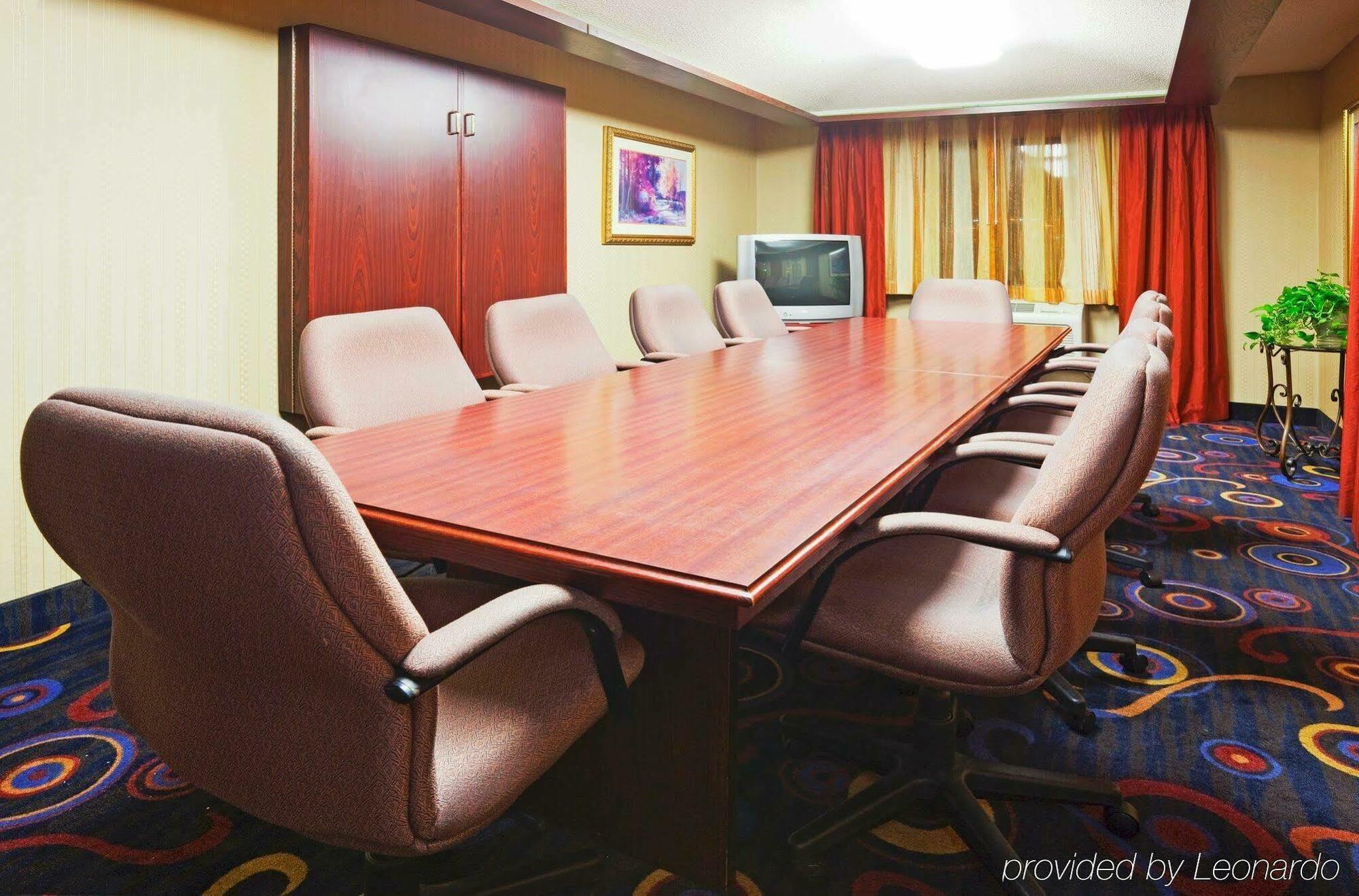 Holiday Inn Express Hotel & Suites Minneapolis-Golden Valley By Ihg Saint Louis Park Fasilitas foto